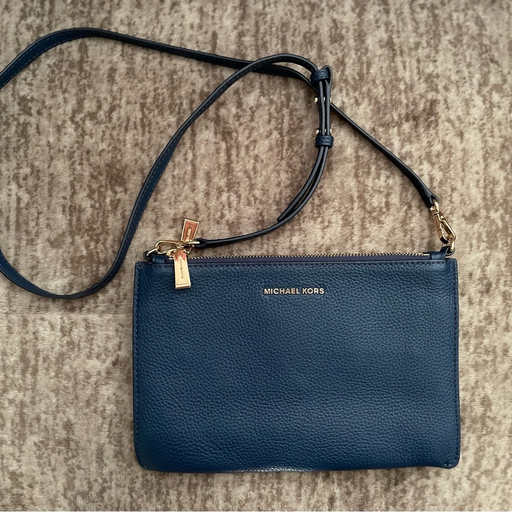 Michael Michael Kors Navy Blue Crossbody Leather Bag EUC MK Jetset Bag